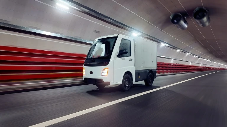 Electric Cargo Van With Refrigeration Box Electric Cargo Van With Refrigeration Box